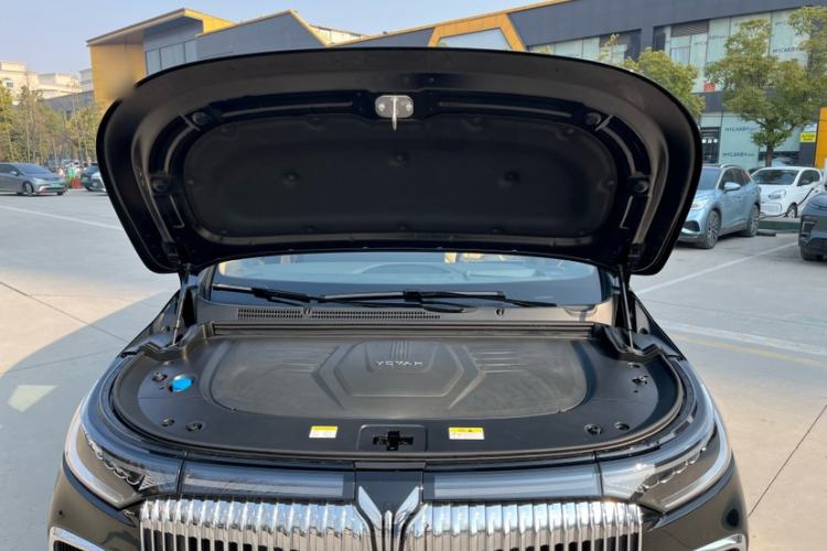 Used VOYAH Dream 2024 PHEV Ultra-Long Range Flagship Edition Exterior 7