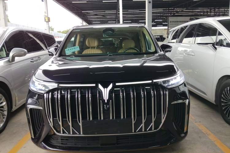 Used VOYAH Dream 2024 PHEV Ultra-Long Range Flagship Edition Front