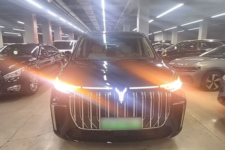 Used VOYAH Dream 2024 PHEV Ultra-Long Range Flagship Edition Front