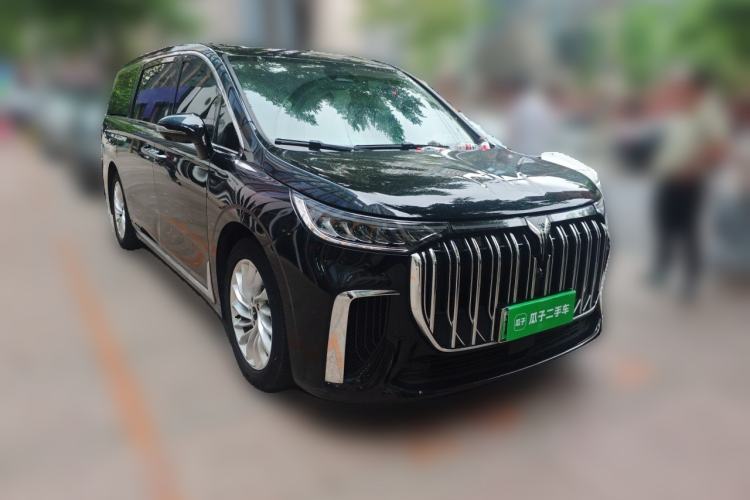 Used VOYAH Dream 2024 PHEV Extended-Range Premium Edition Front Right 45 Deg