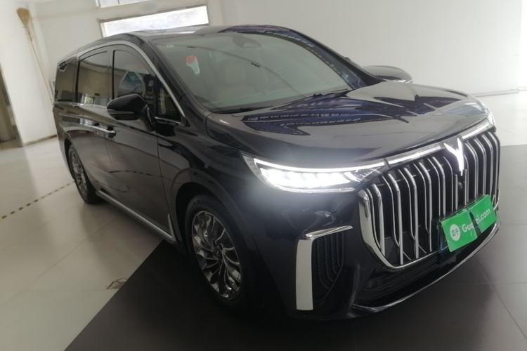 Used VOYAH Dream 2024 PHEV Ultra-Long Range Flagship Edition Front Right 45 Deg