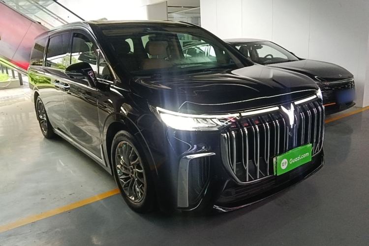 Used VOYAH Dream 2024 PHEV Ultra-Long Range Flagship Edition Front Right 45 Deg