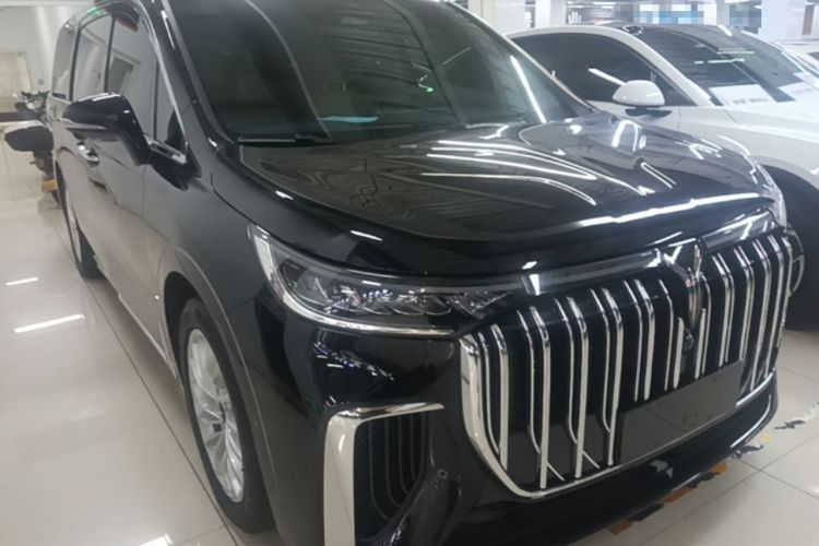 Used VOYAH Dream 2024 PHEV Extended-Range Premium Edition Front Right 45 Deg