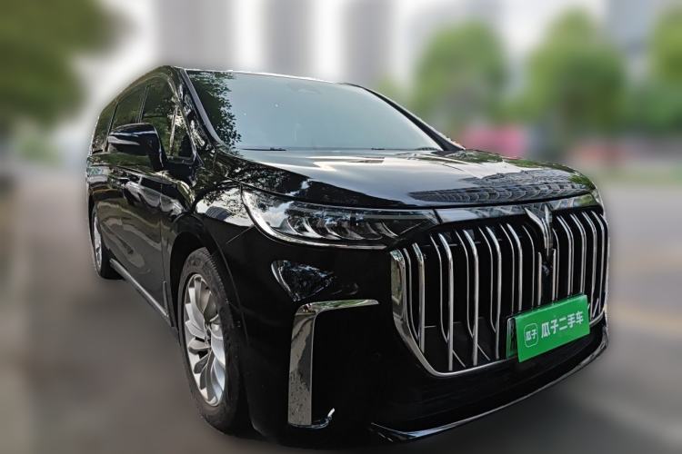 Used VOYAH Dream 2024 PHEV Extended-Range Premium Edition Front Right 45 Deg