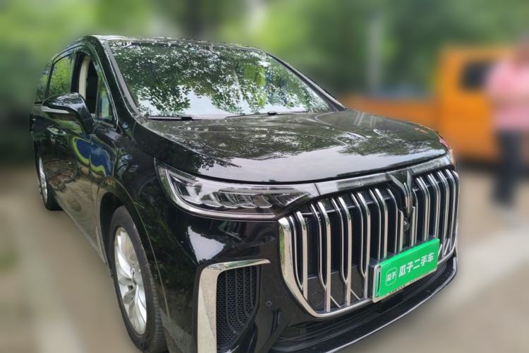 Used VOYAH Dream 2024 PHEV Extended-Range Premium Edition Front Right 45 Deg