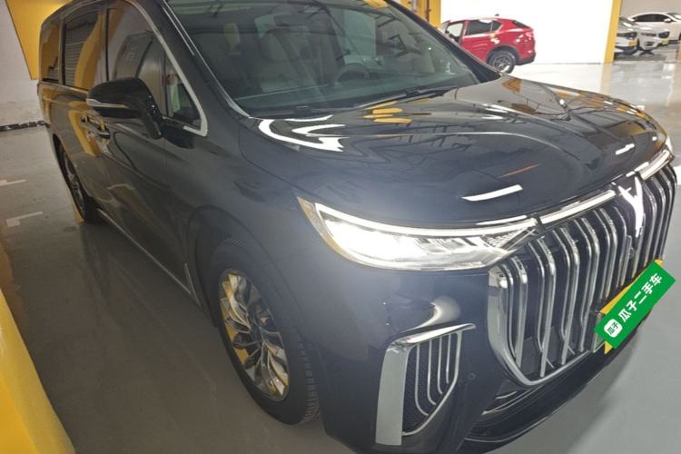 Used VOYAH Dream 2024 PHEV Ultra-Long Range Flagship Edition Front Right 45 Deg