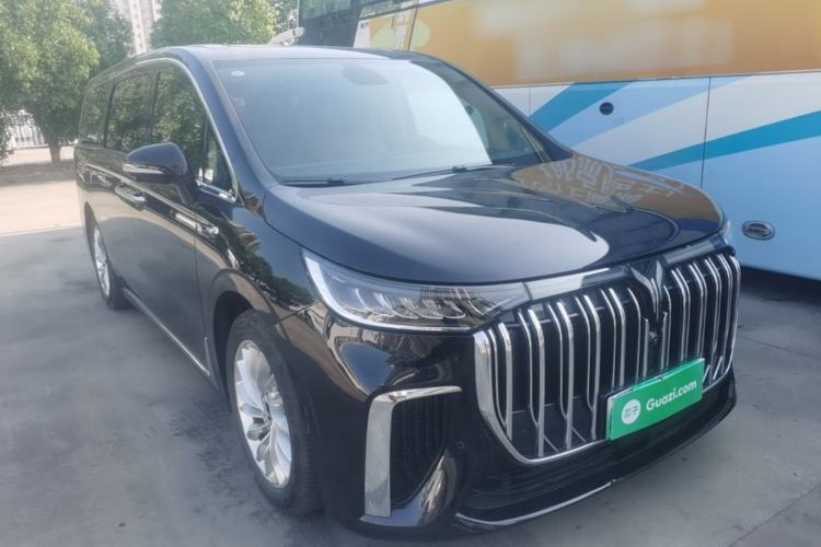 Used VOYAH Dream 2024 PHEV Extended-Range Premium Edition Front Right 45 Deg