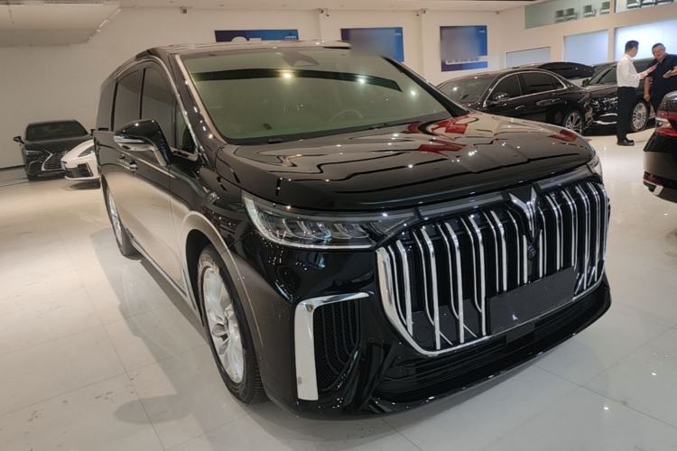 Used VOYAH Dream 2024 PHEV Extended-Range Premium Edition Front Right 45 Deg
