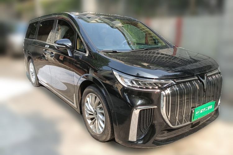 Used VOYAH Dream 2024 EV Long-Range Premium Edition Front Right 45 Deg