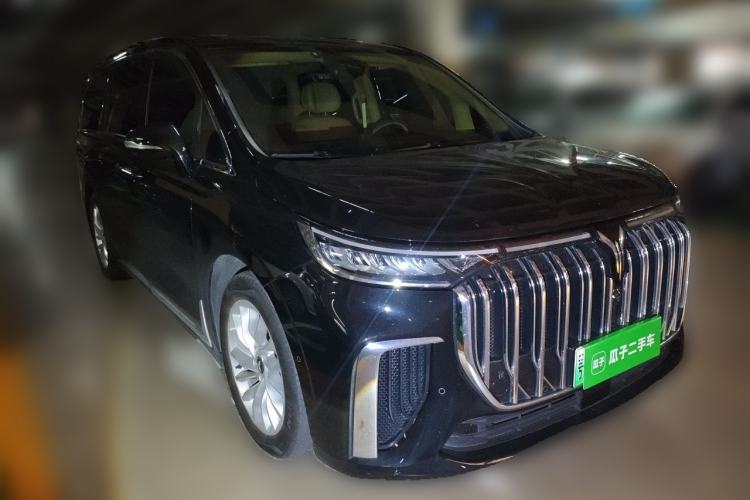 Used VOYAH Dream 2024 PHEV Extended-Range Premium Edition Front Right 45 Deg