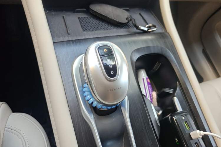 Used VOYAH Dream 2024 PHEV Extended-Range Premium Edition Gear Lever