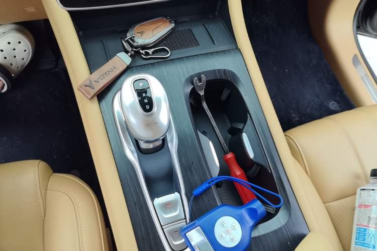 Used VOYAH Dream 2024 PHEV Extended-Range Premium Edition Gear Lever