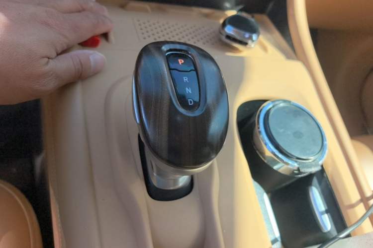 Used VOYAH Dream 2024 PHEV Extended-Range Premium Edition Gear Lever