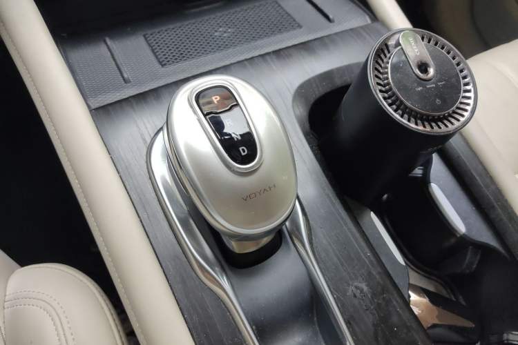 Used VOYAH Dream 2024 PHEV Extended-Range Premium Edition Gear Lever