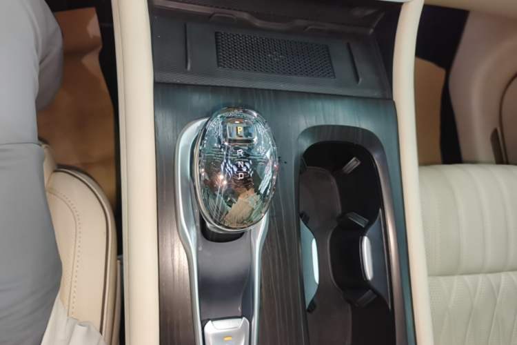 Used VOYAH Dream 2024 PHEV Ultra-Long Range Flagship Edition Gear Lever