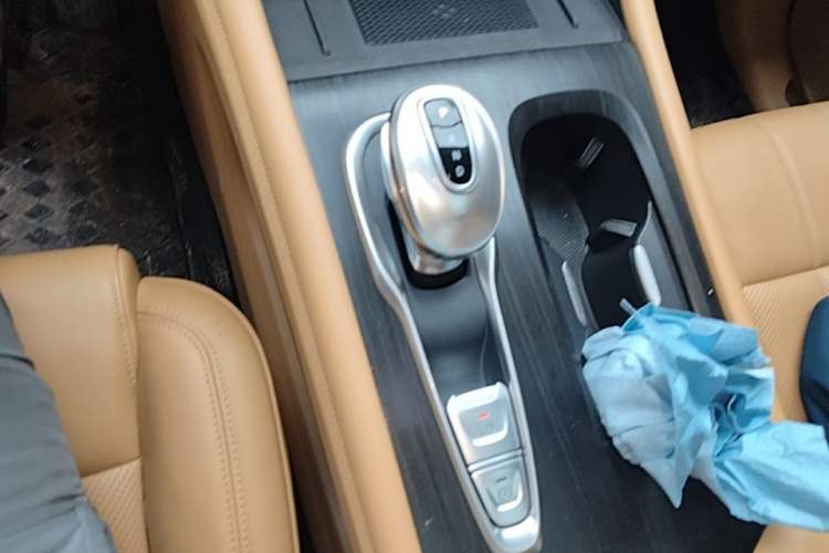 Used VOYAH Dream 2024 PHEV Extended-Range Premium Edition Gear Lever