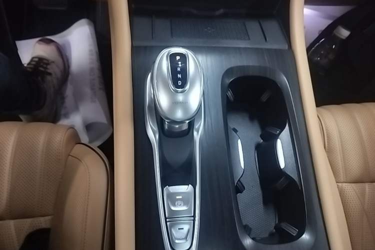 Used VOYAH Dream 2024 PHEV Ultra-Long Range Flagship Edition Gear Lever