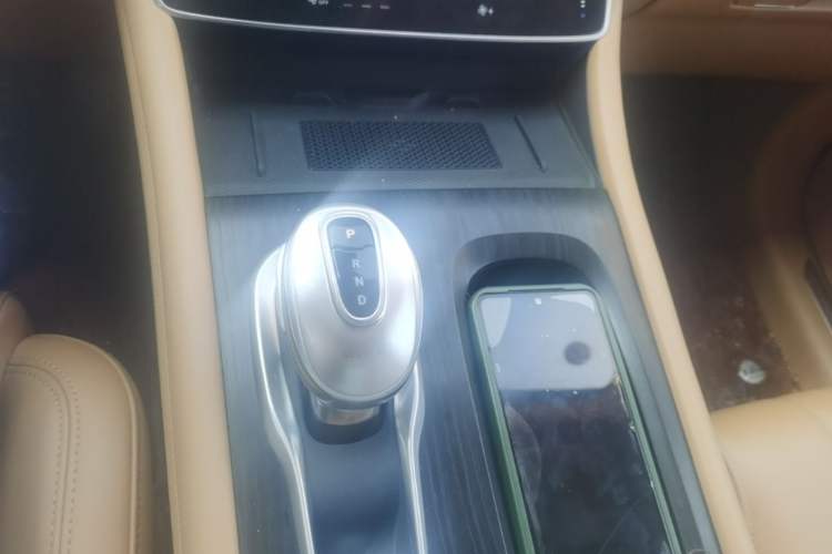 Used VOYAH Dream 2024 PHEV Extended-Range Premium Edition Gear Lever