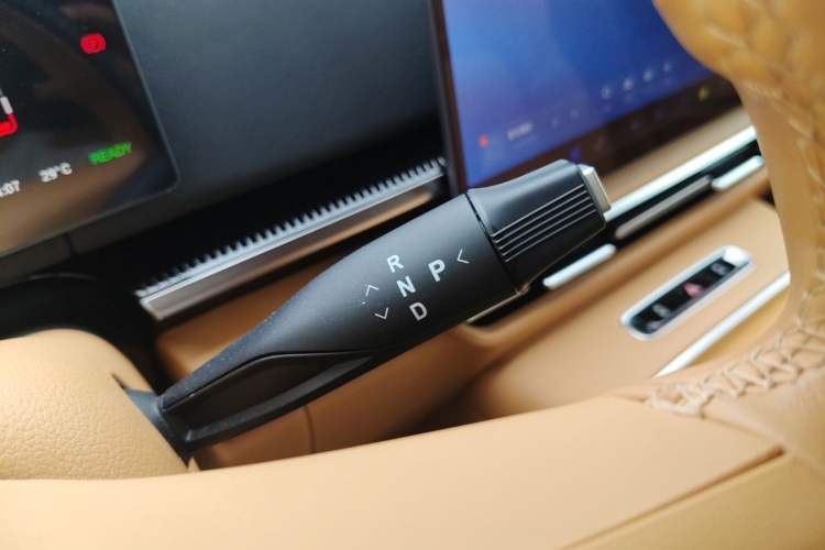 Used VOYAH Dream 2024 PHEV Ultra-Long Range Flagship Edition Gear Lever