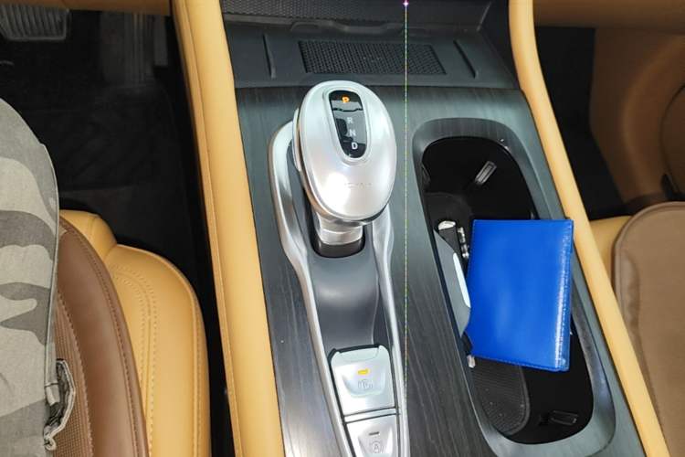 Used VOYAH Dream 2024 PHEV Extended-Range Premium Edition Gear Lever