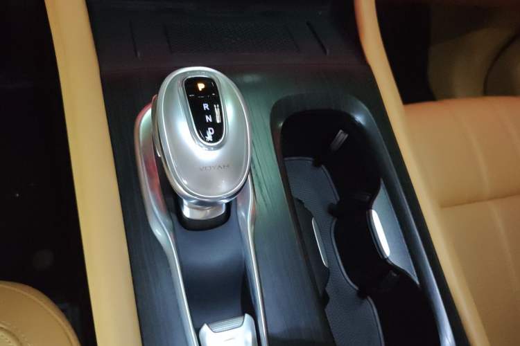 Used VOYAH Dream 2024 PHEV Extended-Range Premium Edition Gear Lever