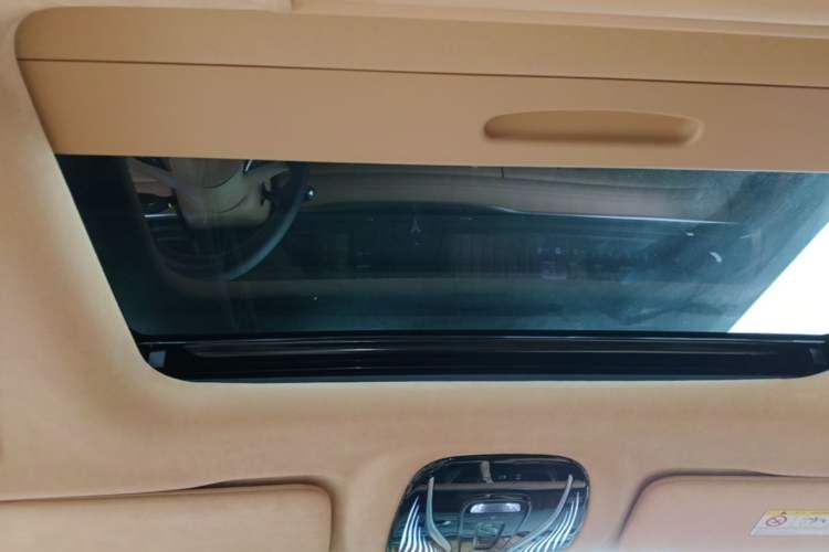 Used VOYAH Dream 2024 PHEV Ultra-Long Range Flagship Edition Headliner