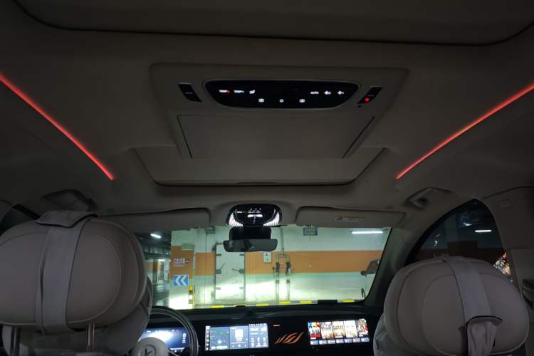 Used VOYAH Dream 2024 Private Custom Edition Headliner
