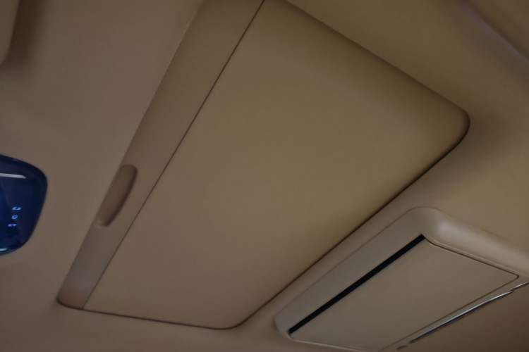 Used VOYAH Dream 2024 PHEV Extended-Range Premium Edition Headliner