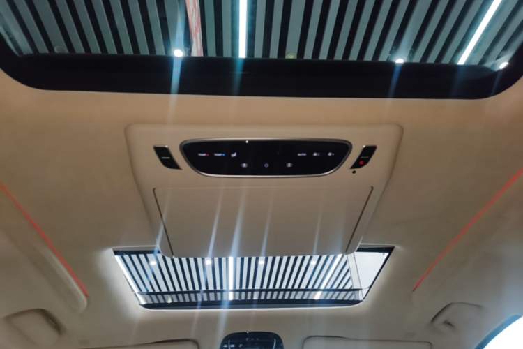 Used VOYAH Dream 2024 PHEV Ultra-Long Range Flagship Edition Headliner
