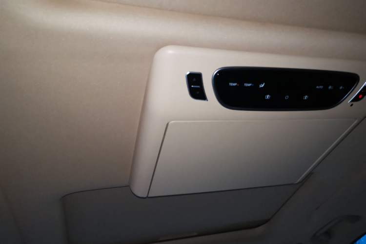 Used VOYAH Dream 2024 PHEV Extended-Range Premium Edition Headliner