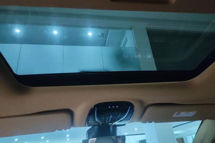 Used VOYAH Dream 2024 PHEV Extended-Range Premium Edition Headliner