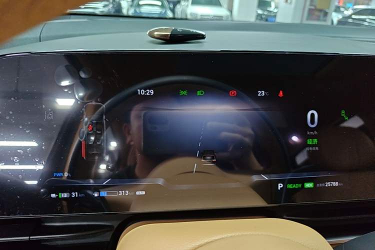 Used VOYAH Dream 2024 PHEV Extended-Range Premium Edition Instrument Cluster