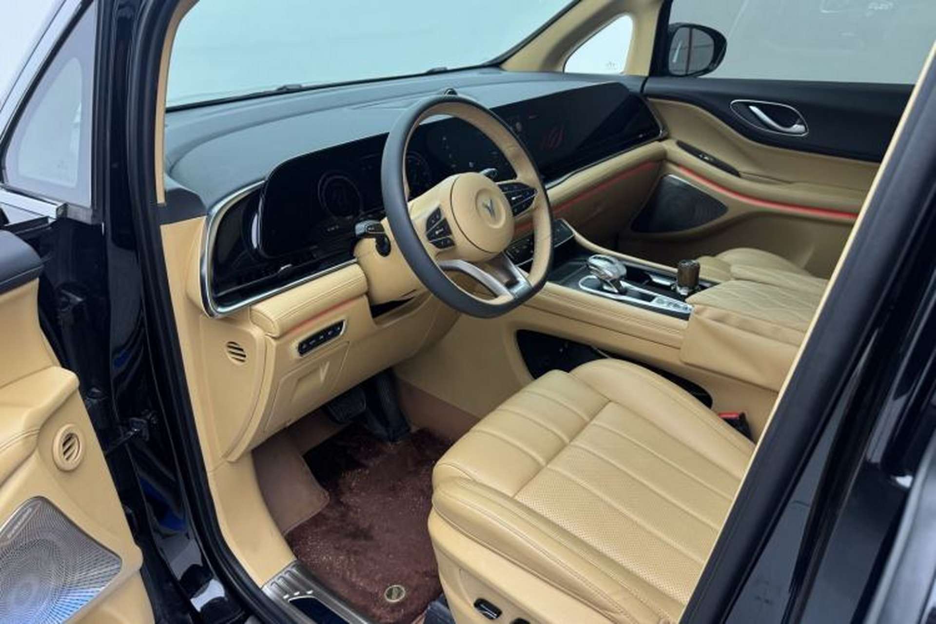 Used VOYAH Dream 2024 PHEV Extended-Range Premium Edition Interior 1