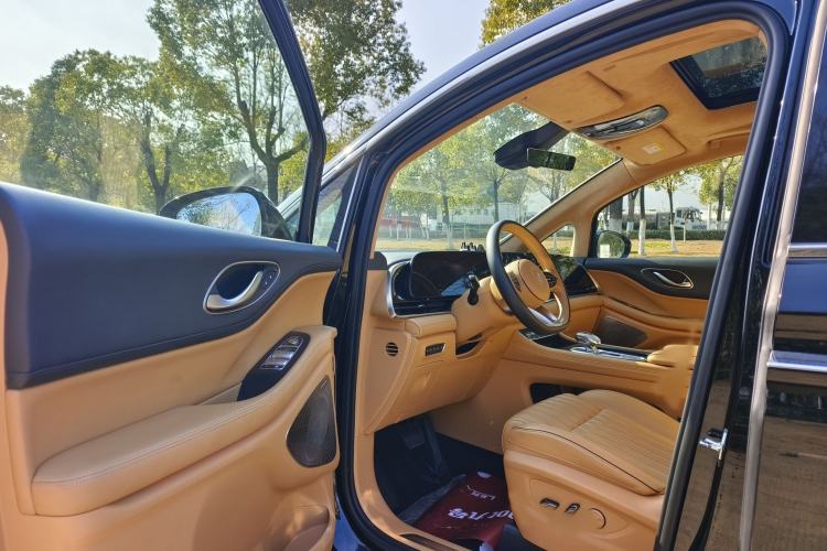 Used VOYAH Dream 2024 PHEV Ultra-Long Range Flagship Edition Interior 1