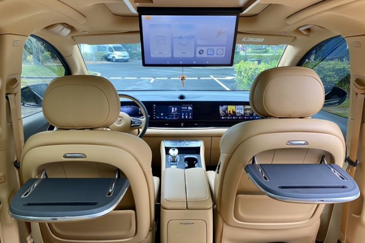 Used VOYAH Dream 2024 PHEV Extended-Range Premium Edition Interior 2