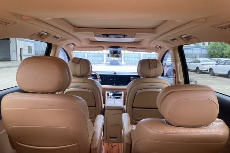 Used VOYAH Dream 2024 PHEV Extended-Range Premium Edition Interior 2