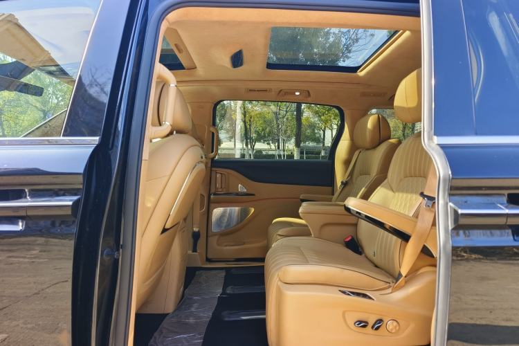 Used VOYAH Dream 2024 PHEV Ultra-Long Range Flagship Edition Interior 3