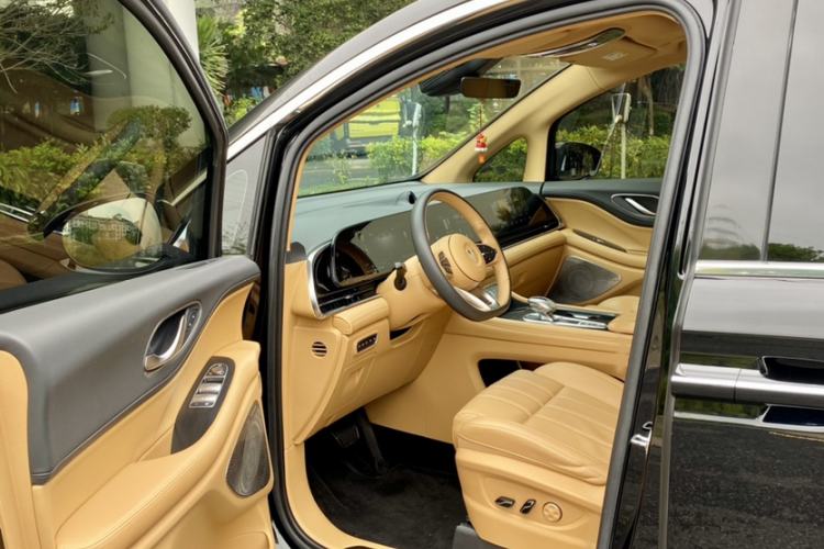 Used VOYAH Dream 2024 PHEV Extended-Range Premium Edition Interior 4