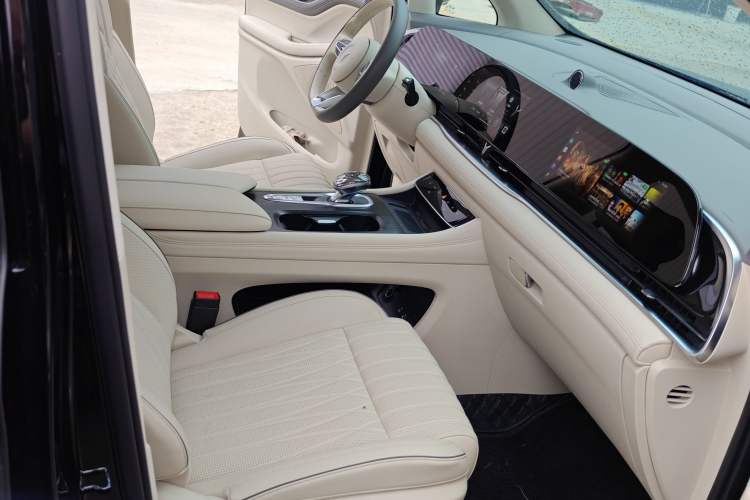 Used VOYAH Dream 2024 PHEV Ultra-Long Range Flagship Edition Interior 7