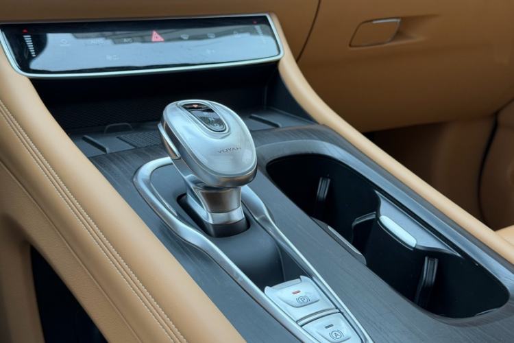 Used VOYAH Dream 2024 PHEV Extended-Range Premium Edition Interior 7
