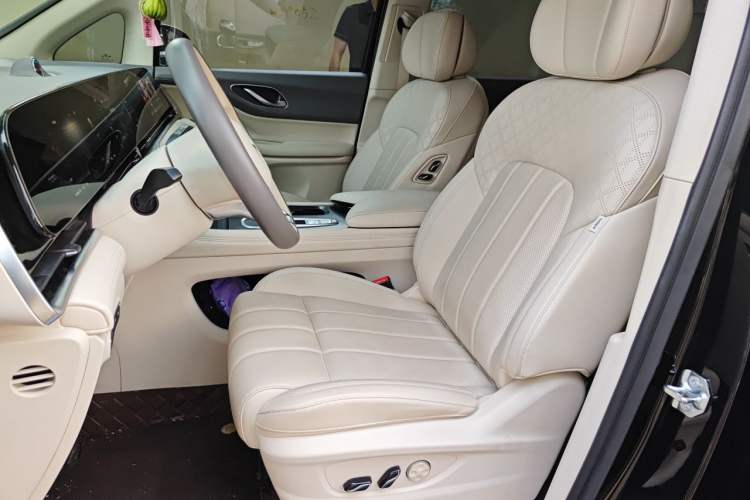Used VOYAH Dream 2024 PHEV Extended-Range Premium Edition Left Front Seat