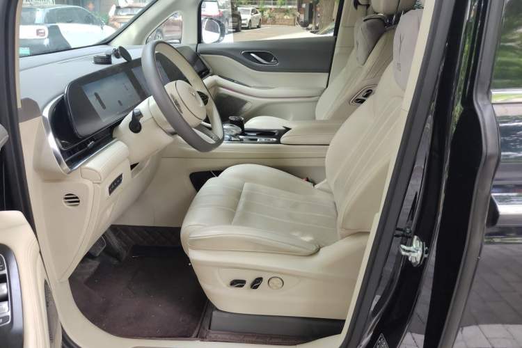 Used VOYAH Dream 2024 PHEV Extended-Range Premium Edition Left Front Seat