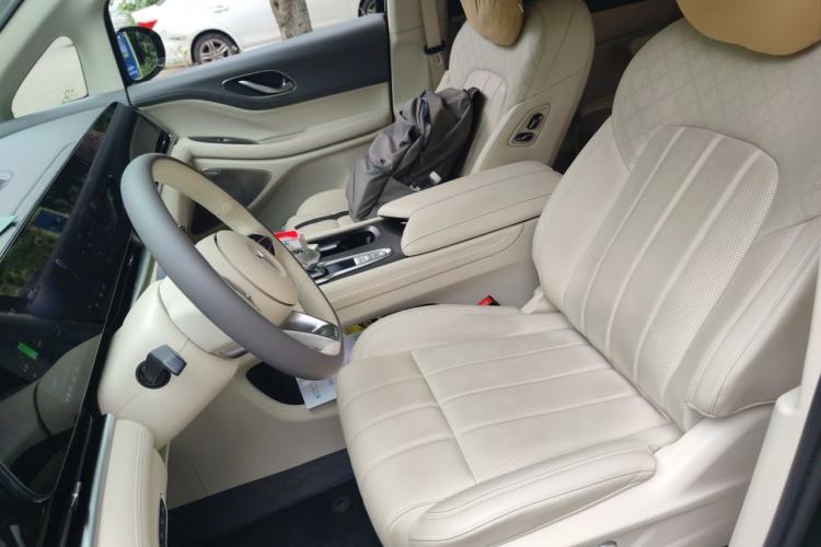 Used VOYAH Dream 2024 PHEV Extended-Range Premium Edition Left Front Seat