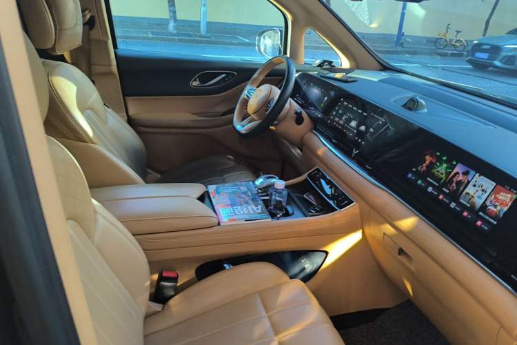 Used VOYAH Dream 2024 PHEV Extended-Range Premium Edition Left Front Seat