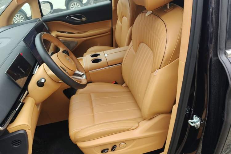 Used VOYAH Dream 2024 PHEV Ultra-Long Range Flagship Edition Left Front Seat