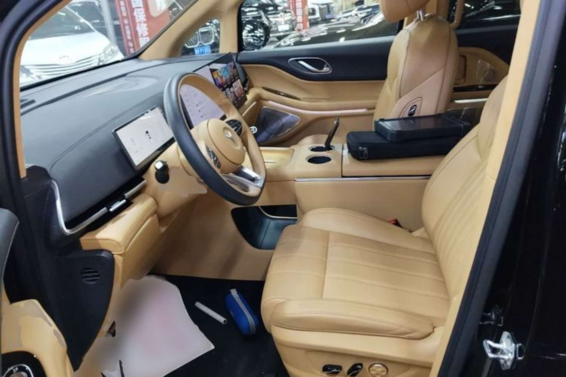 Used VOYAH Dream 2024 PHEV Ultra-Long Range Flagship Edition Left Front Seat