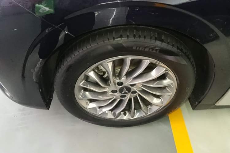 Used VOYAH Dream 2024 PHEV Ultra-Long Range Flagship Edition Left Front Wheel Hub