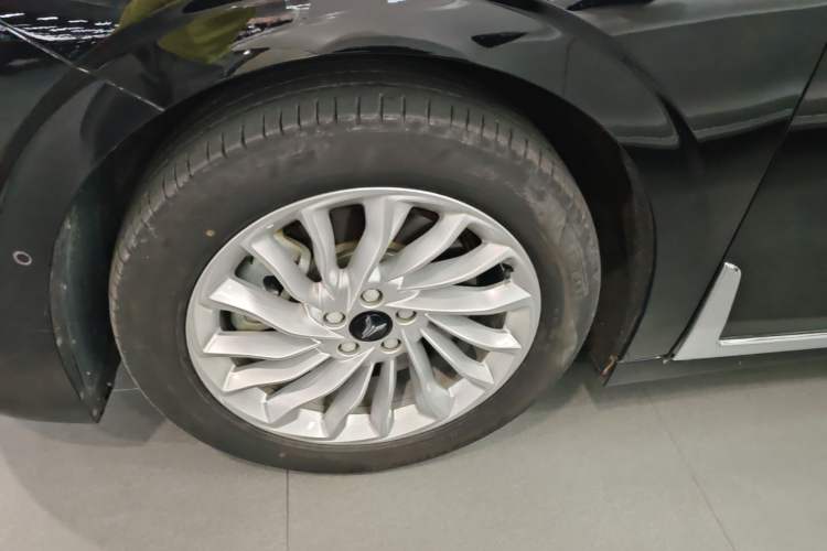 Used VOYAH Dream 2024 PHEV Extended-Range Premium Edition Left Front Wheel Hub