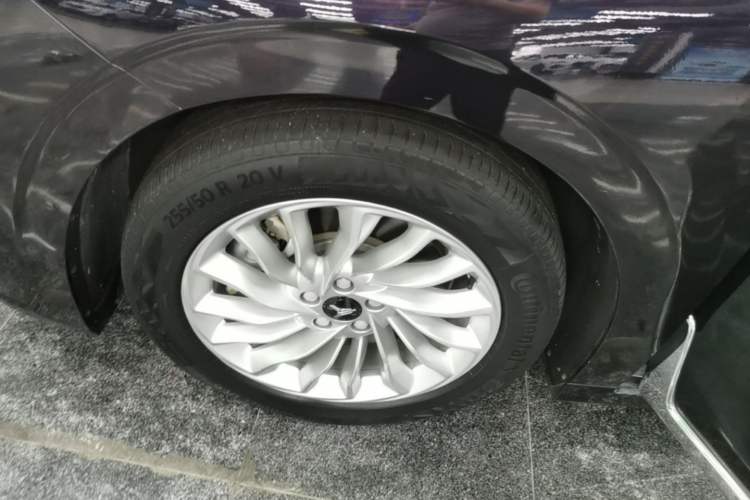 Used VOYAH Dream 2024 PHEV Extended-Range Premium Edition Left Front Wheel Hub
