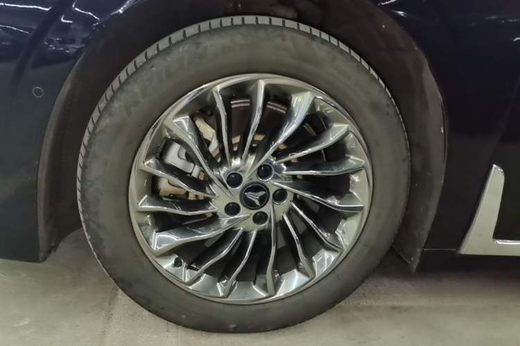 Used VOYAH Dream 2024 PHEV Ultra-Long Range Flagship Edition Left Front Wheel Hub